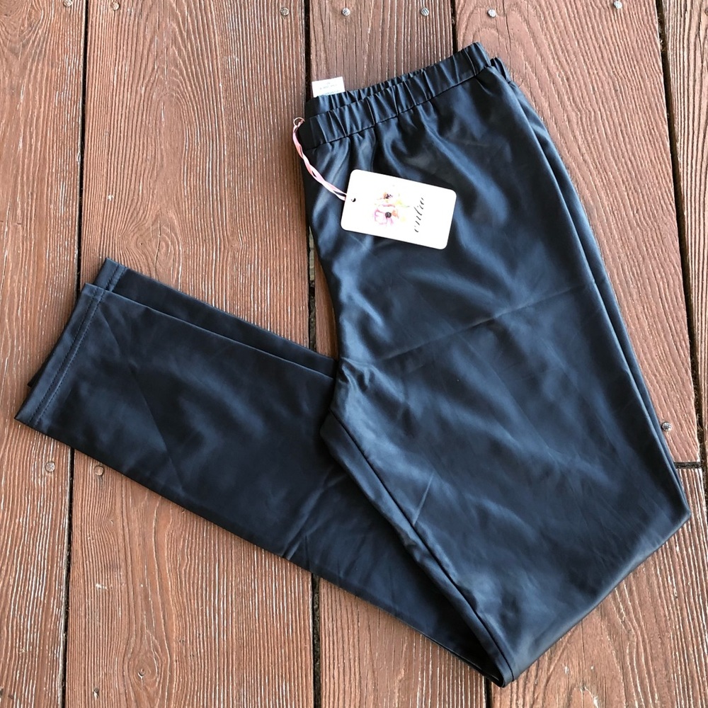 NWT {Entro} faux leather leggings